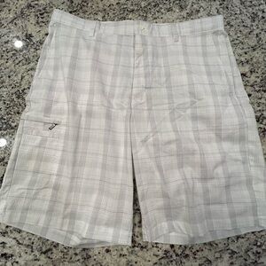 Men's Greg Norman‎ White Plaid Shorts 36